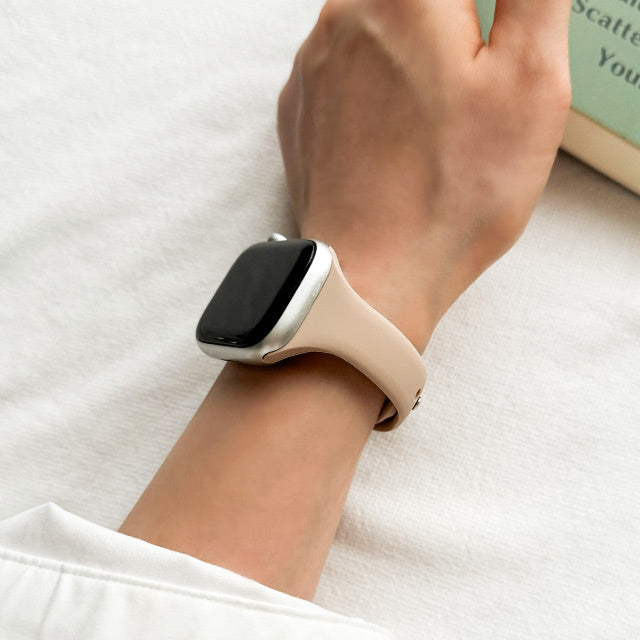 【Apple Watch バンド 41/40/38mm】スリムシンプルシリコンバンド (ベージュ) for Apple Watch SE(第2/1世代)/Series9/8/7/6/5/4/3/2/1